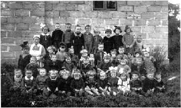1925: Der erste Kindergarten in Kesselheim wurde er�ffnet!